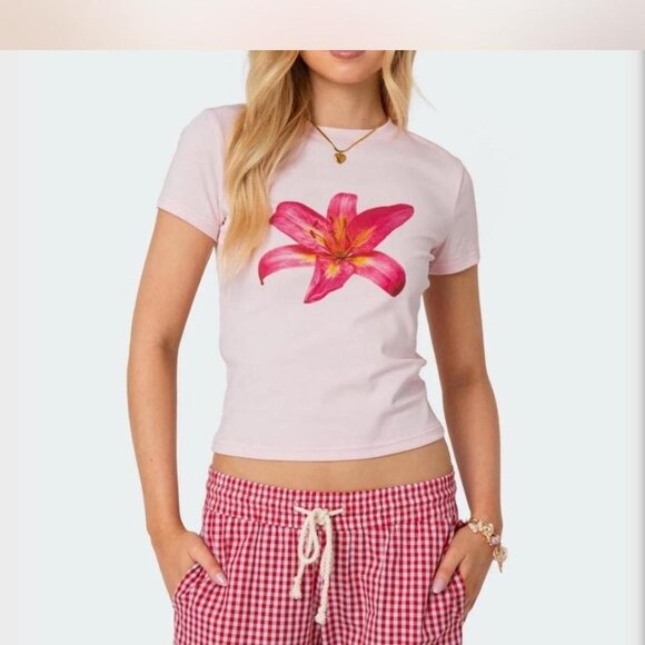 Edikted Womens XS Light Pink Lily Graphic T-Shirt Outdoor Casual wear Print Tee - Picture 1 of 9